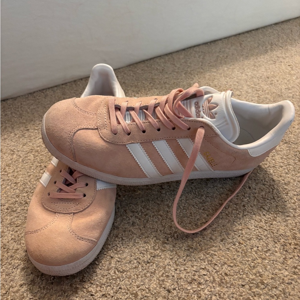 Adidas Women's Soft Pink and White Gazelle Sneakers like new 8.5
